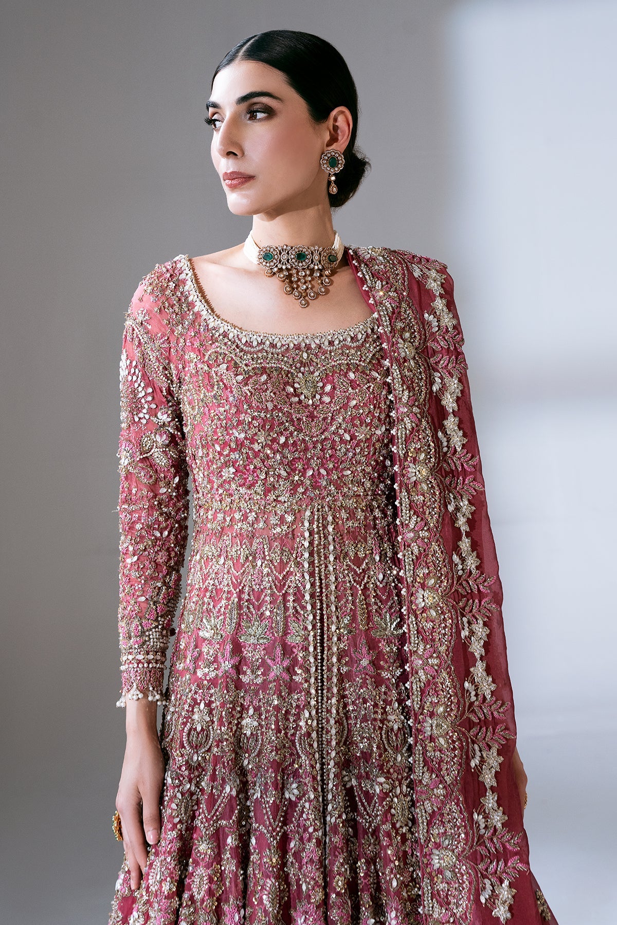 Saad Bin Shahzad Inara – mulberry pink handworked bridal pishwas from Sona Gachi Bridals'24 – view 4