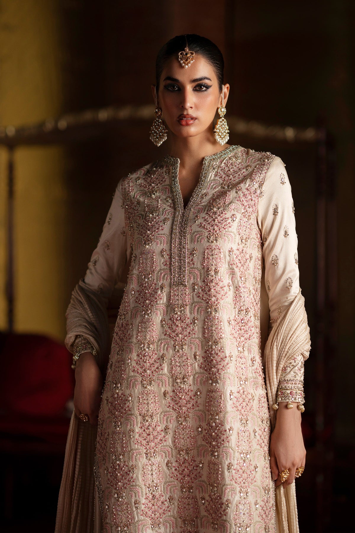 Saad Bin Shahzad Elif – ivory pastel-embroidered raw silk long shirt with trousers from LAAVNI'25 – view 3