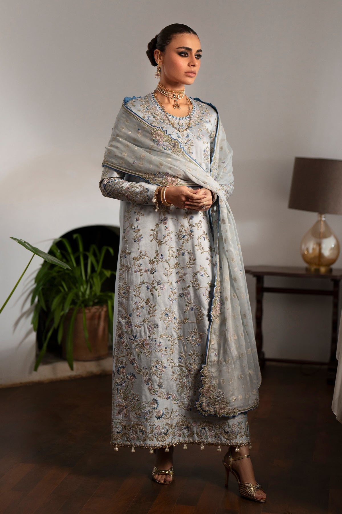 Saad Bin Shahzad Soha – ice blue embroidered tussar silk long kurta with raw silk culottes from Silk'25 – view 8